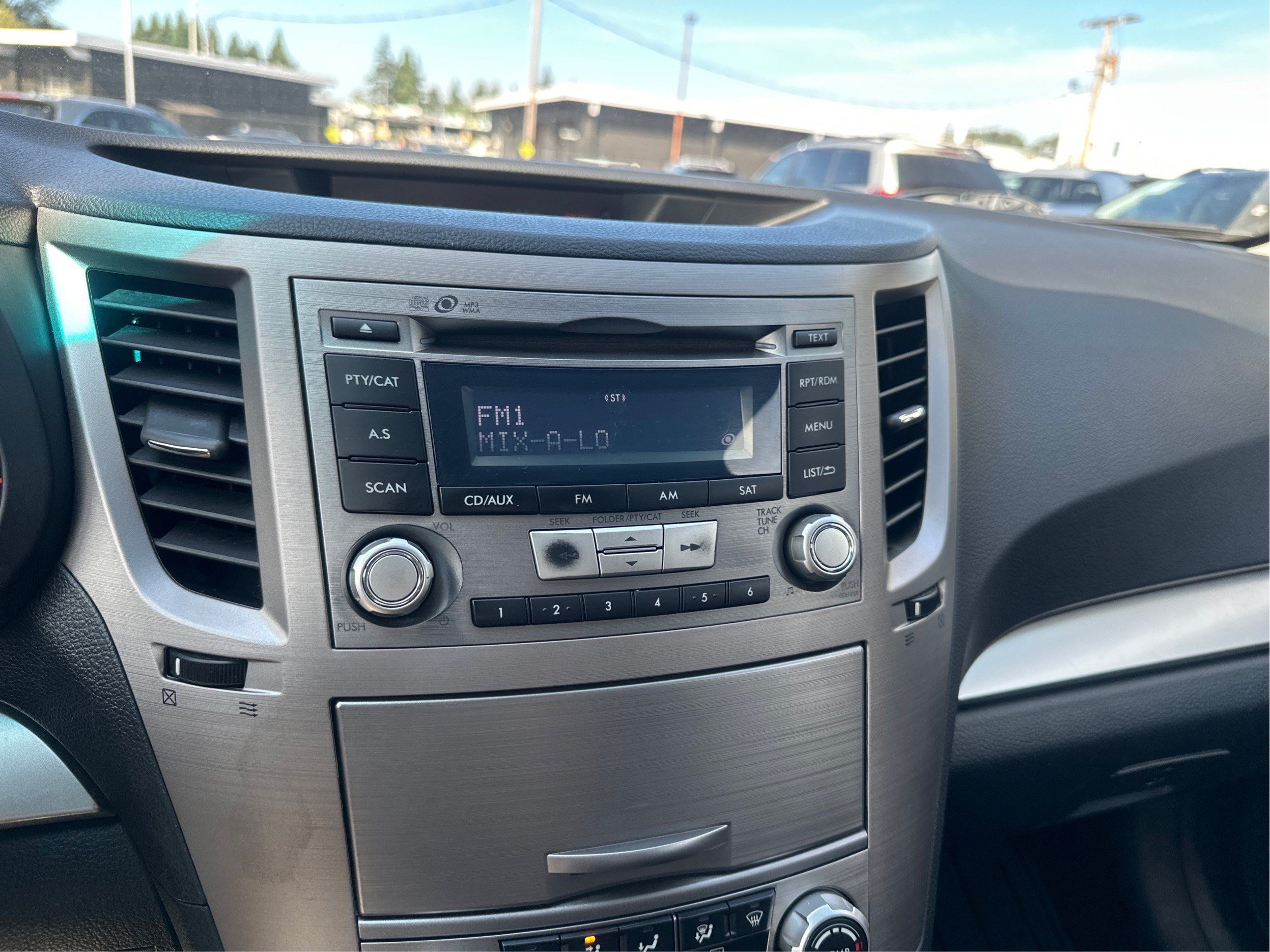 Used 2013 Subaru Outback 2.5i Premium AWD/4WD image 14