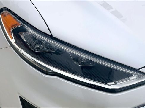 Used 2020 Ford Fusion SEL FWD image 27