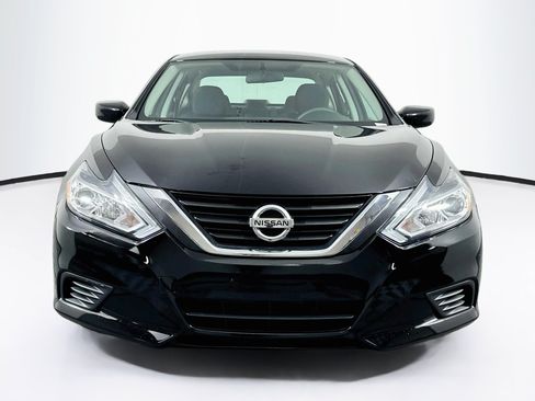 Used 2018 Nissan Altima 2.5 S FWD image 2