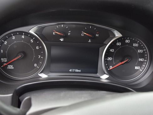 Used 2024 GMC Terrain SLE w/ Driver Convenience Package FWD image 8