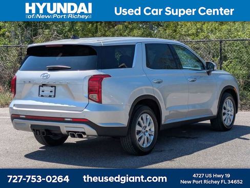 Used 2025 Hyundai Palisade SE image 5
