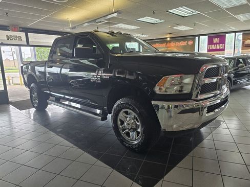 Used 2018 RAM 2500 Tradesman w/ Chrome Appearance Group AWD/4WD image 4
