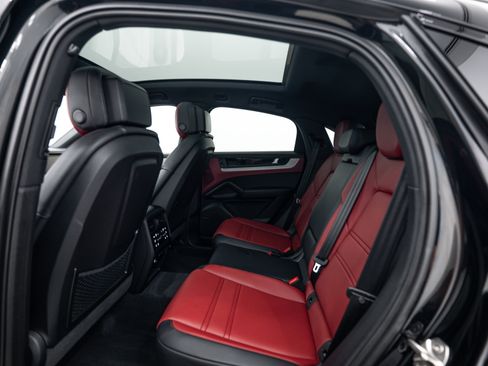 Certified 2026 Porsche Cayenne S AWD/4WD image 25