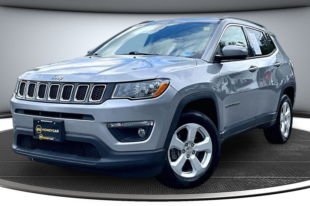 Used 2019 Jeep Compass Latitude w/ Cold Weather Group AWD/4WD image 3