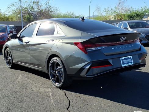 New 2026 Hyundai Elantra SEL Sport FWD image 3