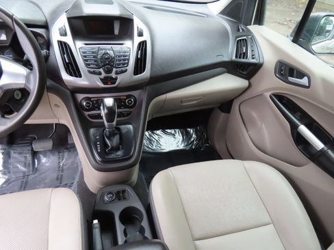 Used 2014 Ford Transit Connect XLT image 11