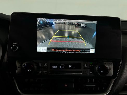 Used 2025 Toyota Grand Highlander AWD image 18