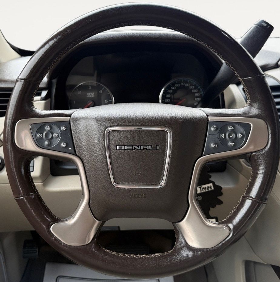 Used 2019 GMC Yukon Denali w/ Denali Ultimate Package AWD/4WD image 18