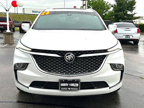 Used 2024 Buick Enclave Avenir FWD image 11