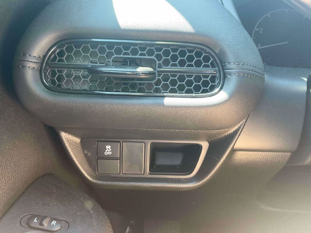Used 2023 Honda HR-V LX image 20