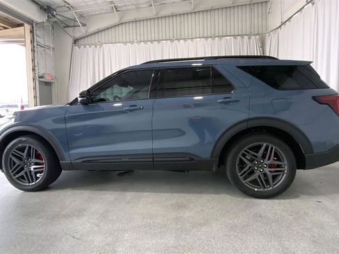 Used 2025 Ford Explorer ST image 26