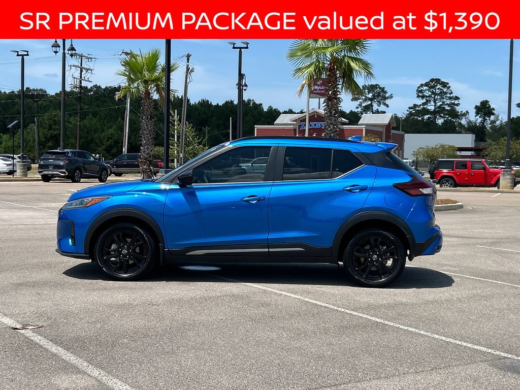 Used 2024 Nissan Kicks SR w/ SR Premium Package FWD image 2