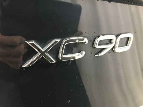 Used 2022 Volvo XC90 T5 Momentum w/ Climate Package AWD/4WD image 25