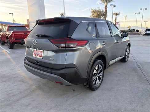 Used 2021 Nissan Rogue SV image 5