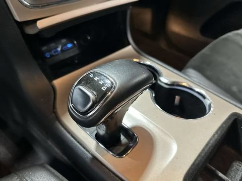 Used 2015 Jeep Grand Cherokee Altitude AWD/4WD image 27
