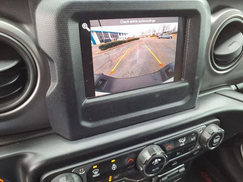 Used 2021 Jeep Gladiator Willys image 33