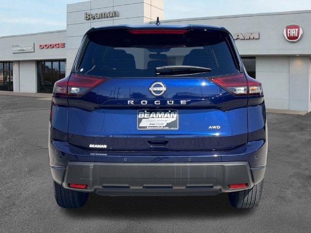 Used 2025 Nissan Rogue SV AWD/4WD image 6