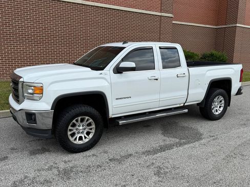 Used 2014 GMC Sierra 1500 SLE w/ SLE Value Package AWD/4WD image 3