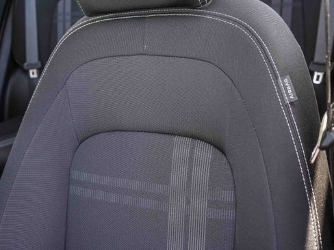 Used 2025 Hyundai Venue SEL FWD image 29
