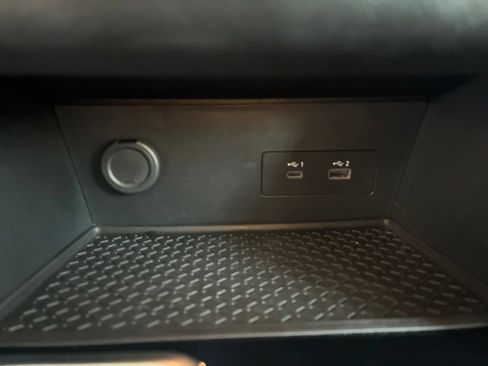 Used 2025 Nissan Pathfinder SV FWD image 25