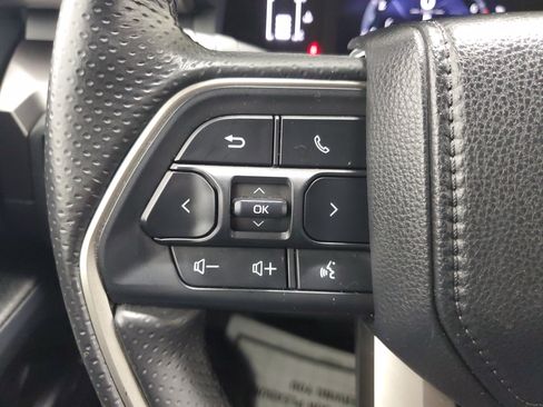 Used 2025 Toyota 4Runner SR5 RWD image 22