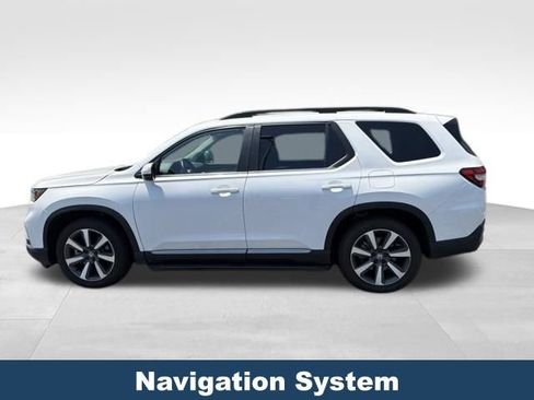 Used 2025 Honda Pilot Touring image 7