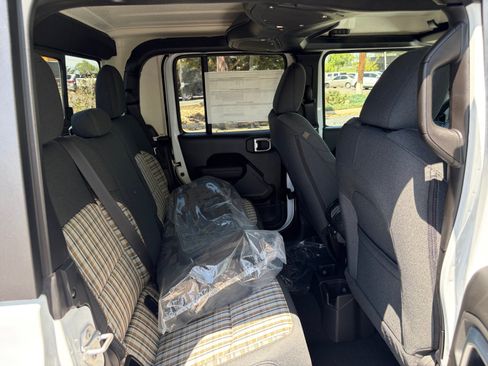 New 2026 Jeep Gladiator Sport AWD/4WD image 21