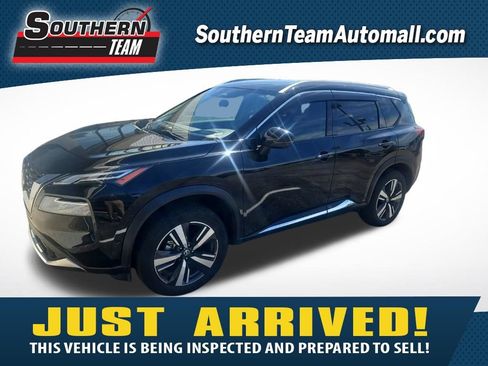 Used 2021 Nissan Rogue Platinum FWD image 1