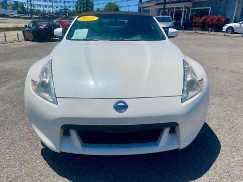 Used 2010 Nissan 370Z Touring w/ Sport Pkg RWD image 2