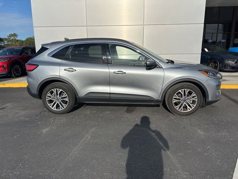 Used 2022 Ford Escape SEL image 3