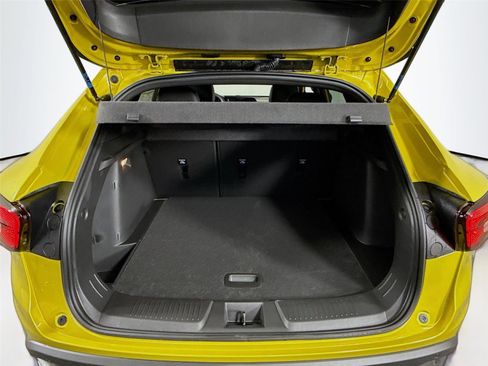 New 2025 Chevrolet Trax RS w/ Sunroof Package image 20