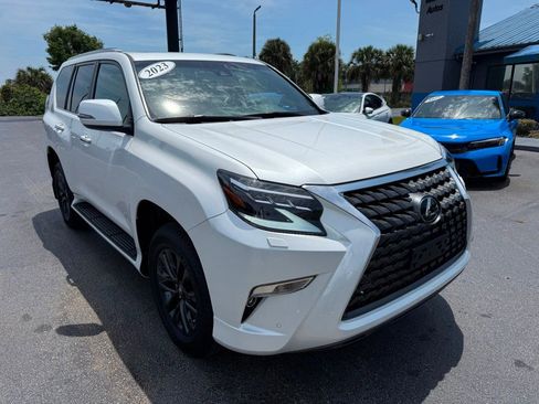Used 2023 Lexus GX 460 Premium w/ Premium Package AWD/4WD image 3
