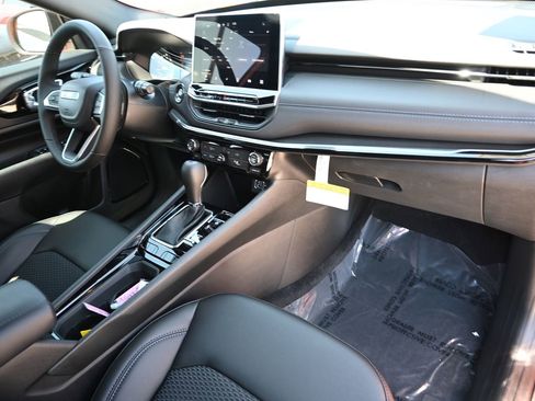 New 2026 Jeep Compass Latitude AWD/4WD image 24