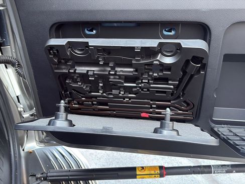 Used 2023 Lexus GX 460 Premium image 34