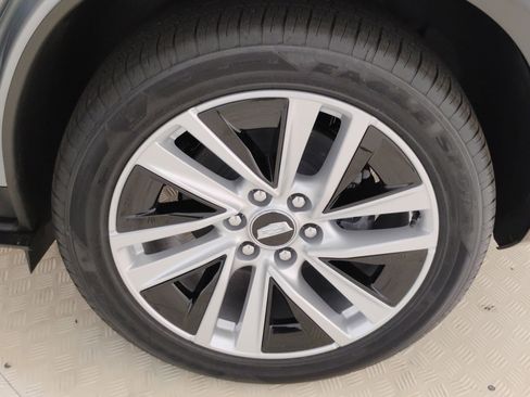 New 2026 Cadillac Vistiq Luxury w/ LPO, Floor Liner Package image 35