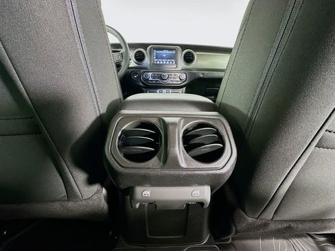 Used 2023 Jeep Gladiator Sport AWD/4WD image 32