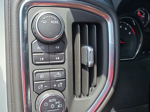Used 2022 Chevrolet Silverado 1500 LT Trail Boss w/ Safety Package AWD/4WD image 10