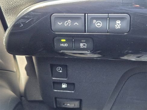 Used 2019 Toyota Prius Prime Advanced image 23