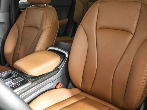 Used 2022 Audi Q8 Premium Plus w/ Premium Plus Package image 27