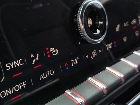 Used 2025 GMC Yukon AT4 Ultimate AWD/4WD image 22
