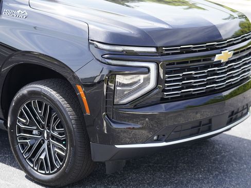 Used 2025 Chevrolet Tahoe High Country AWD/4WD image 46