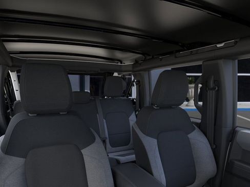 New 2025 Ford Bronco Base image 42