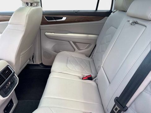 Used 2024 Volkswagen Atlas SE FWD image 14