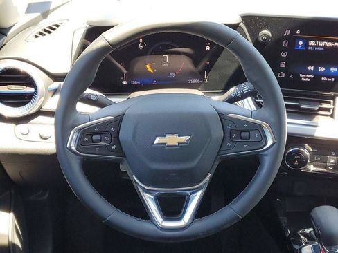 Certified 2024 Chevrolet Trax LT w/ Driver Confidence Package FWD image 24