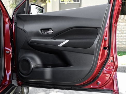 Used 2024 Nissan Kicks SV image 54