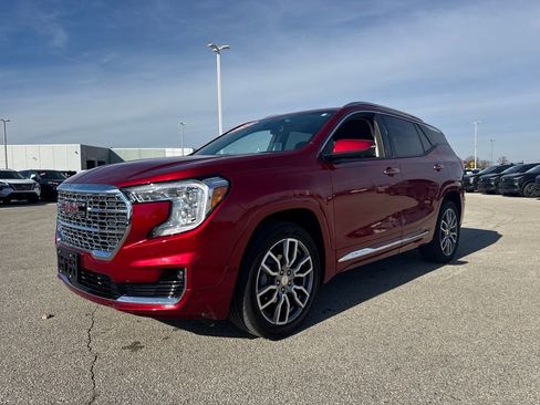 Used 2024 GMC Terrain Denali w/ Denali Premium Package image 2