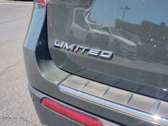 Used 2024 Ford Explorer Limited w/ Limited Technology Package AWD/4WD image 36