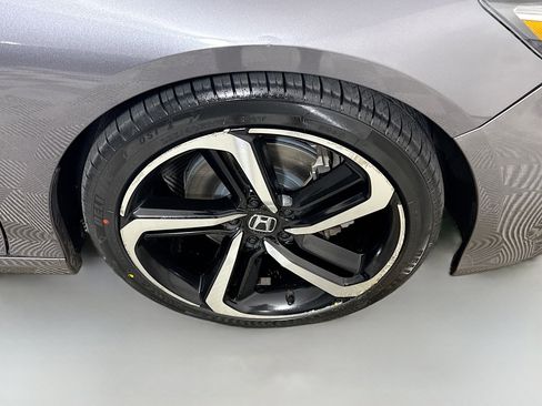 Used 2018 Honda Accord Sport image 32