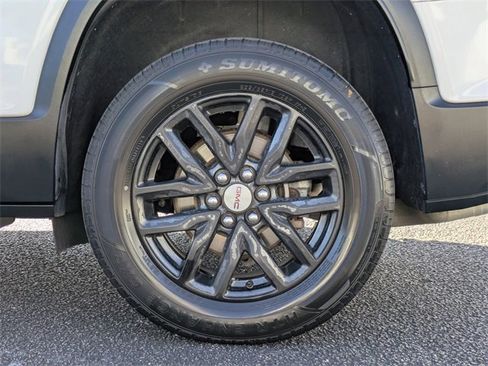 Used 2019 GMC Acadia SLT image 13