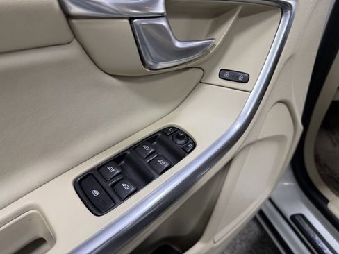 Used 2013 Volvo S60 T5 image 17